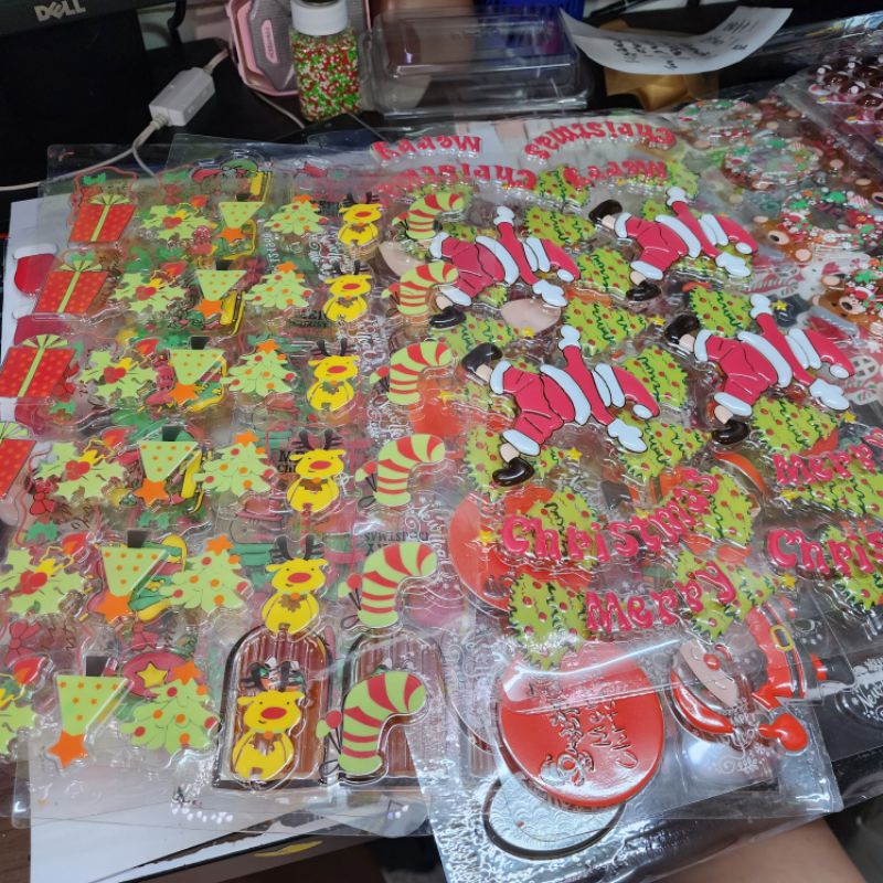 แผ่นลอกลายช็อกโกแล็ต คริสมัสอัพเดท ลายเยอะเเน่นอน ซื้อเยอะมีราคาส่งจ้า สีอาจจะมีถลอกบ้าง ไม่มีผลต่อการใช้งาน - Image 2