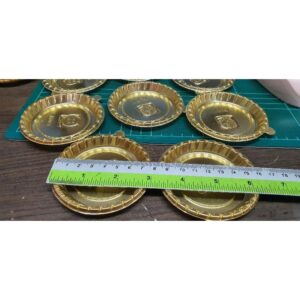 แผ่นรองเค้กสีทอง  8ซม แพค 95-100ชิ้น ถาดรองเค้ก PVC สีทอง 95-100 ชิ้น/แพ็ค